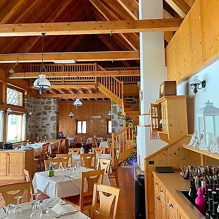 Aplis Hotel